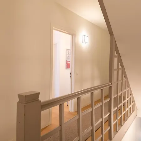 Suberb Apartment *